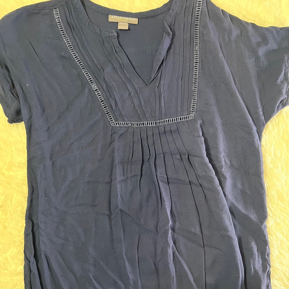 A Pea in The Pod V-Neck Short Sleeve Gathered Front Maternity Blouse-Navy/Small